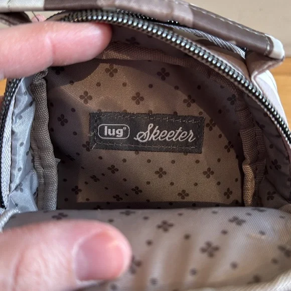 Lug Convertible Crossbody Hip Pouch Skeeter Mini in camo, new - Picture 9 of 11